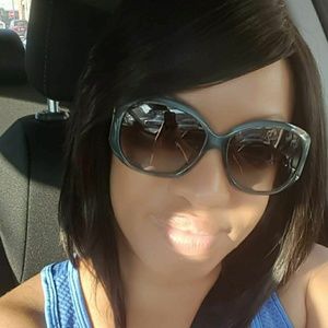 Meet your Posher, Sharmel